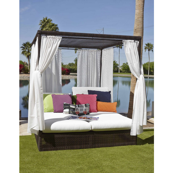 WhiteCraft by Woodard Montecito Wicker Daybed Drapes